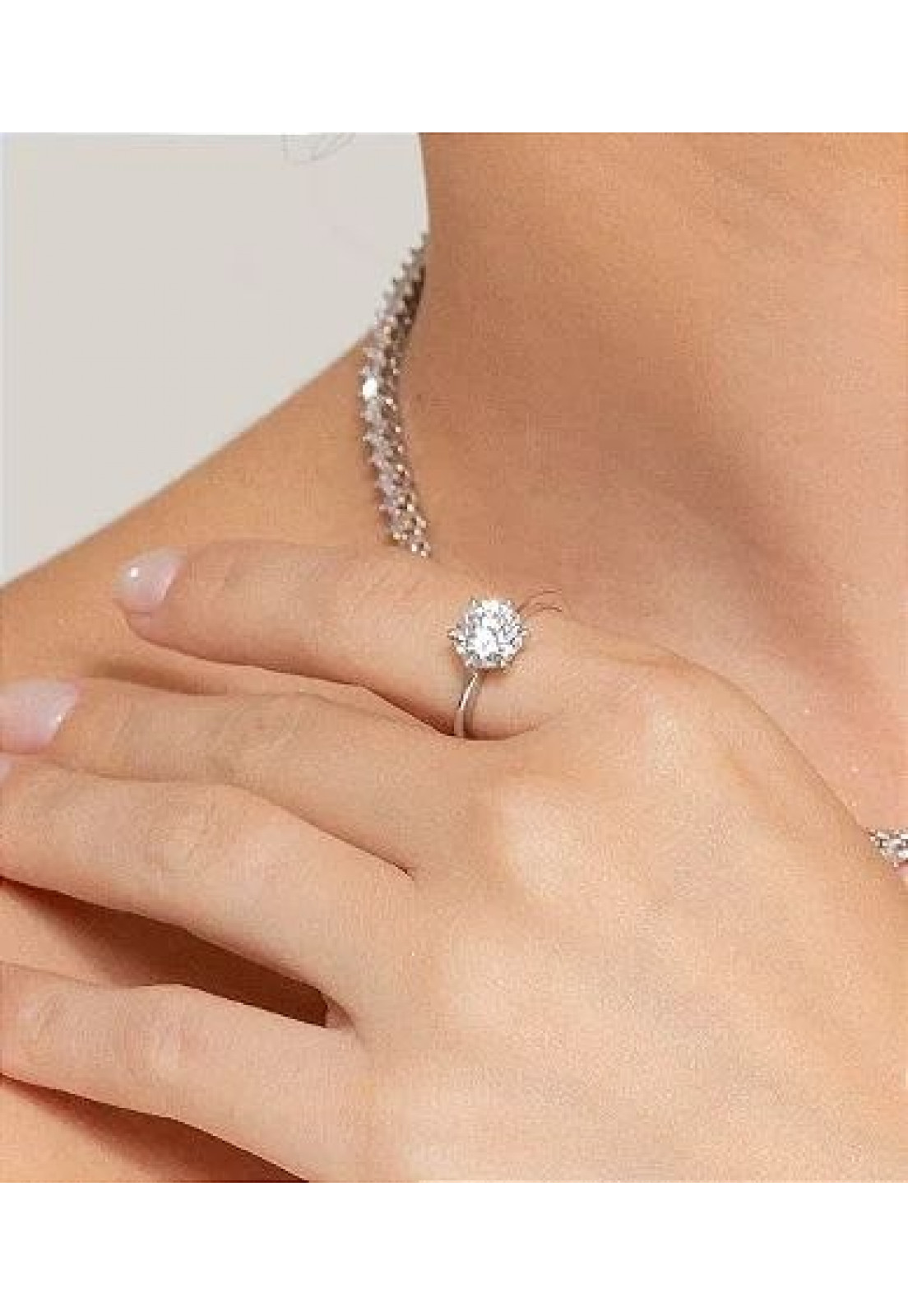 Anel cravejado com ponto de zircônia cristal banho em ródio branco