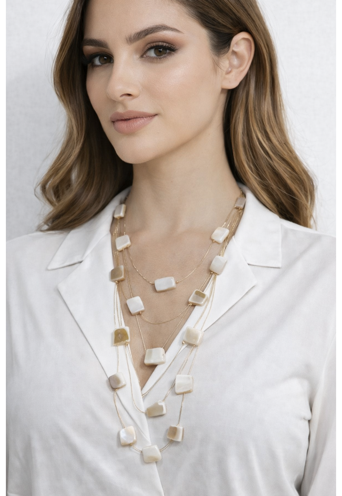 COLAR 3 FIO DOURADOS COM MADREPEROLAS