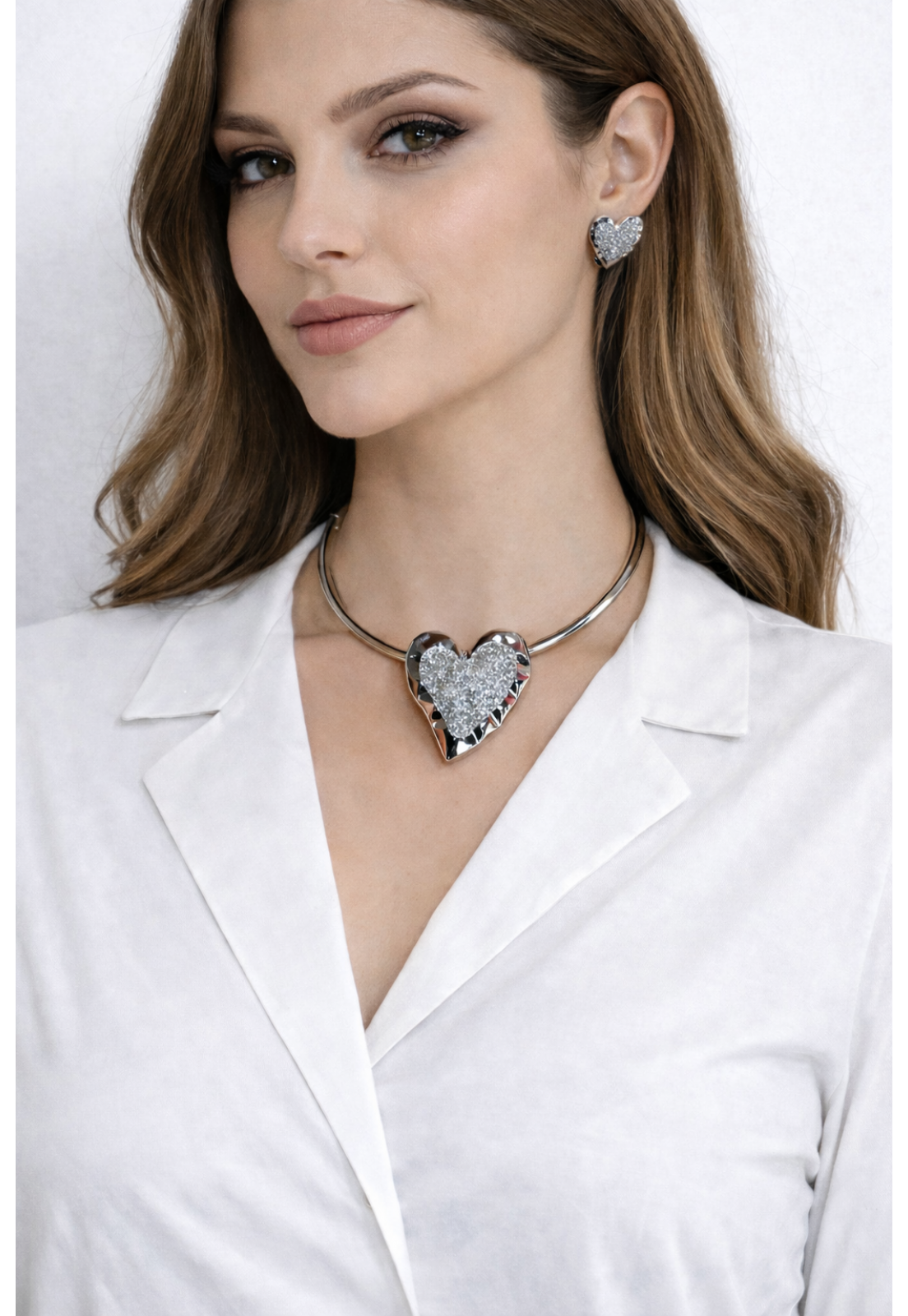 CONJUNTO COLAR E BRINCO PRATA COM CORAÇÃO E BRILHO PRATA