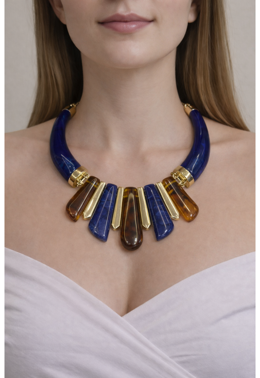 COLAR MAXIMALISTA AZUL, DOURADO E FUMÊ