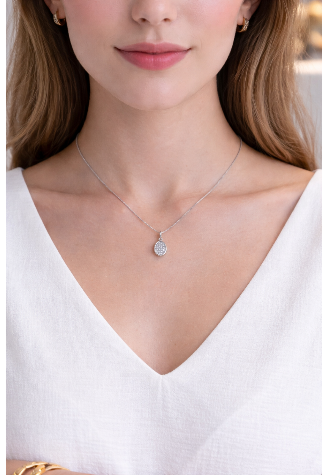 Colar OVAl Cravejado Com Microzirconias Semijoia Rodio Branco