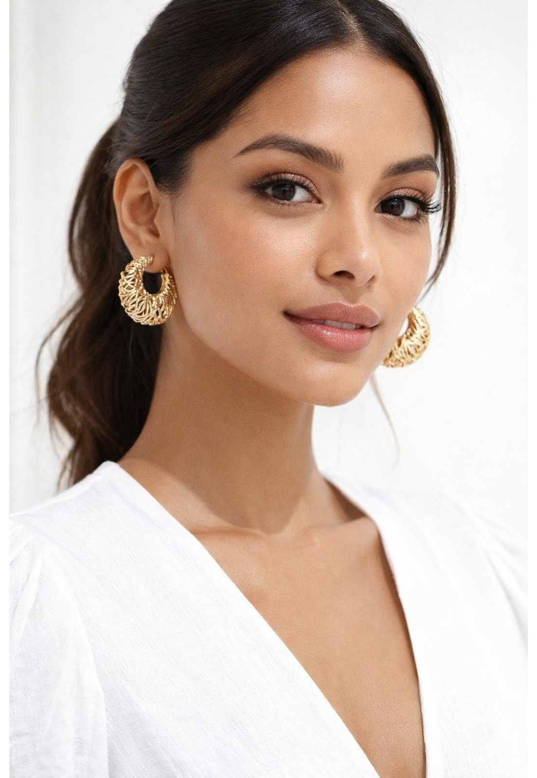 BRINCO SEMIJOIA OURO 18K ARGOLA ORGANIZO VAZADO