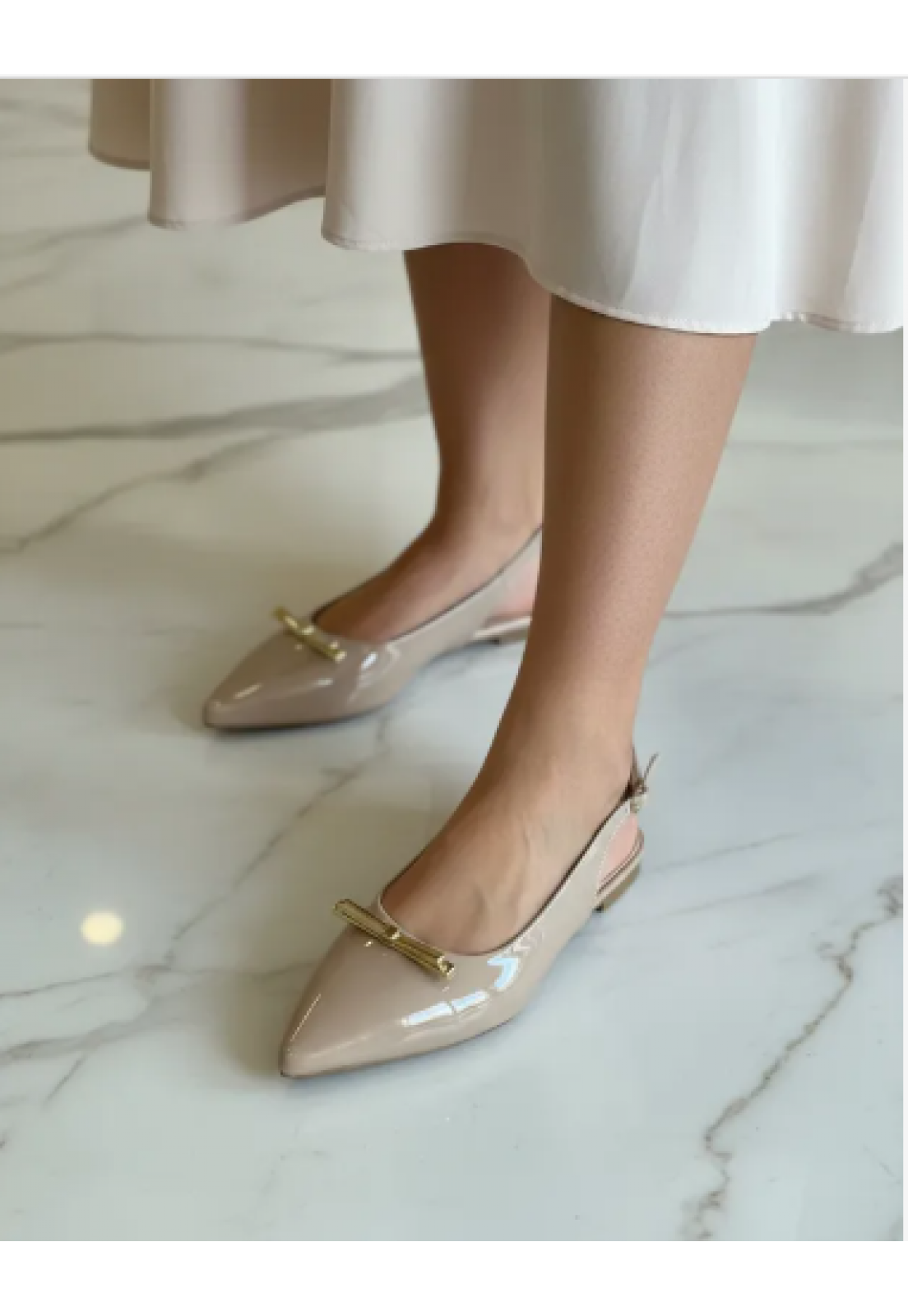 Sapatilha Slingback Nude com laço dourado