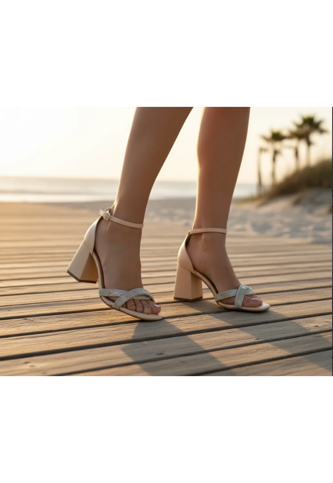 Sandália Nude com detalhes Brilho Salto Bloco 7cm Sandália Nude com detalhes Brilho Salto Bloco 7cm