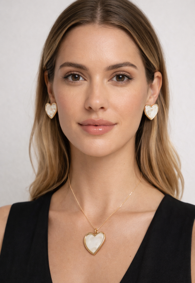 CONJUNTO COLAR E BRINCO CORAÇÃO DOURADO PEROLADO