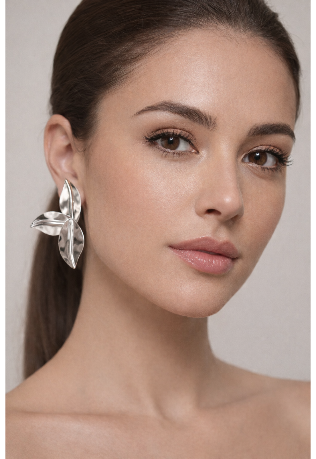 BRINCO MEIA PETALA PRATA