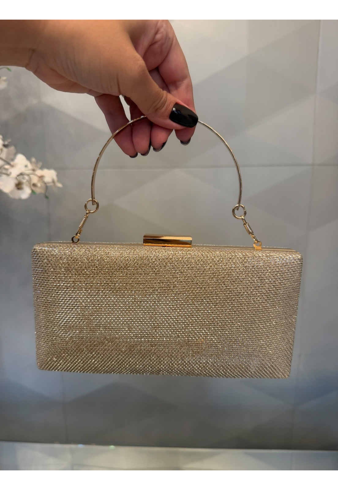 Clutch Festa Dourada com brilho e detalhes dourado