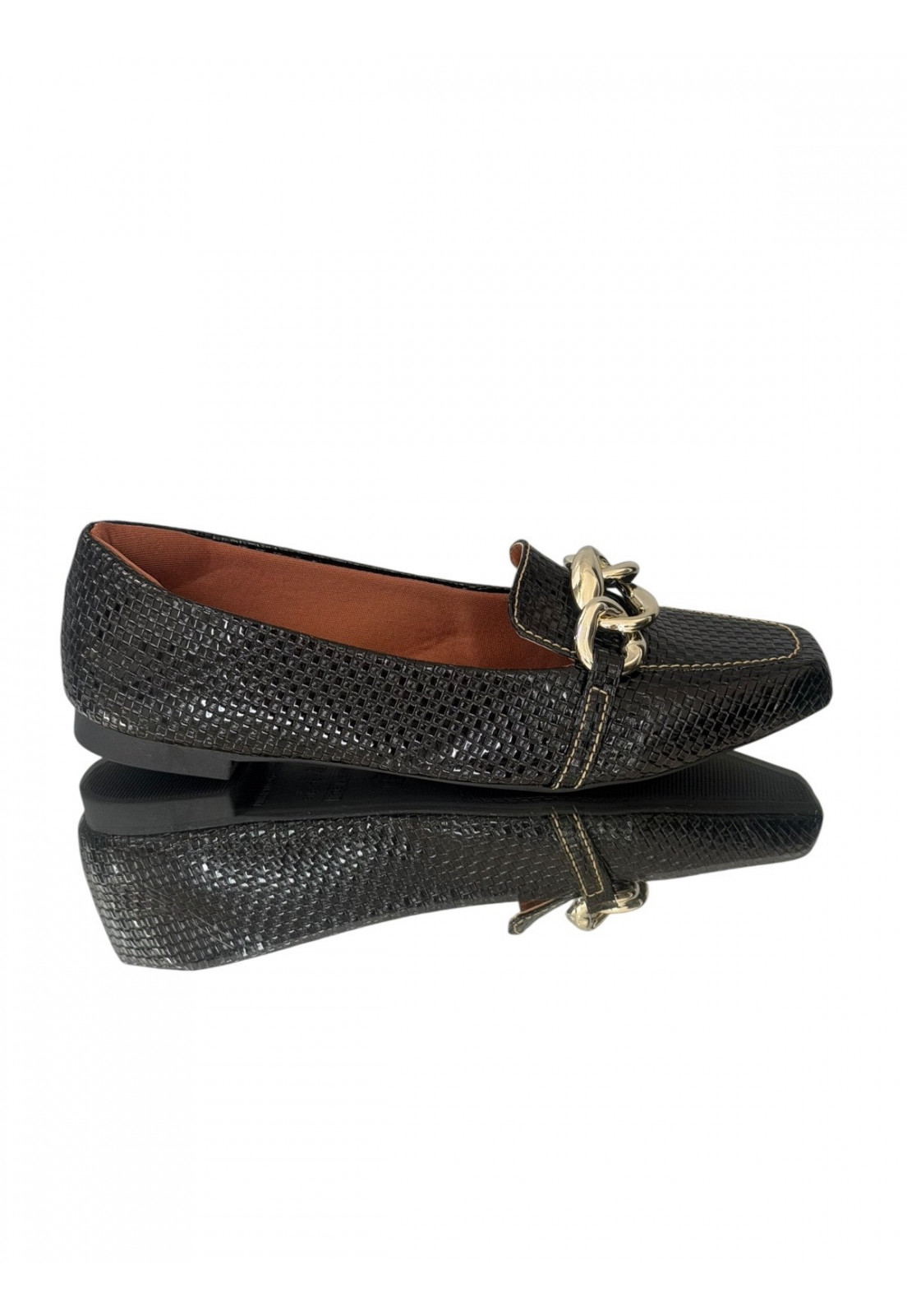 MOCASSIM PRETO CROCO COM FIVELA METALIZADA DOURADA 