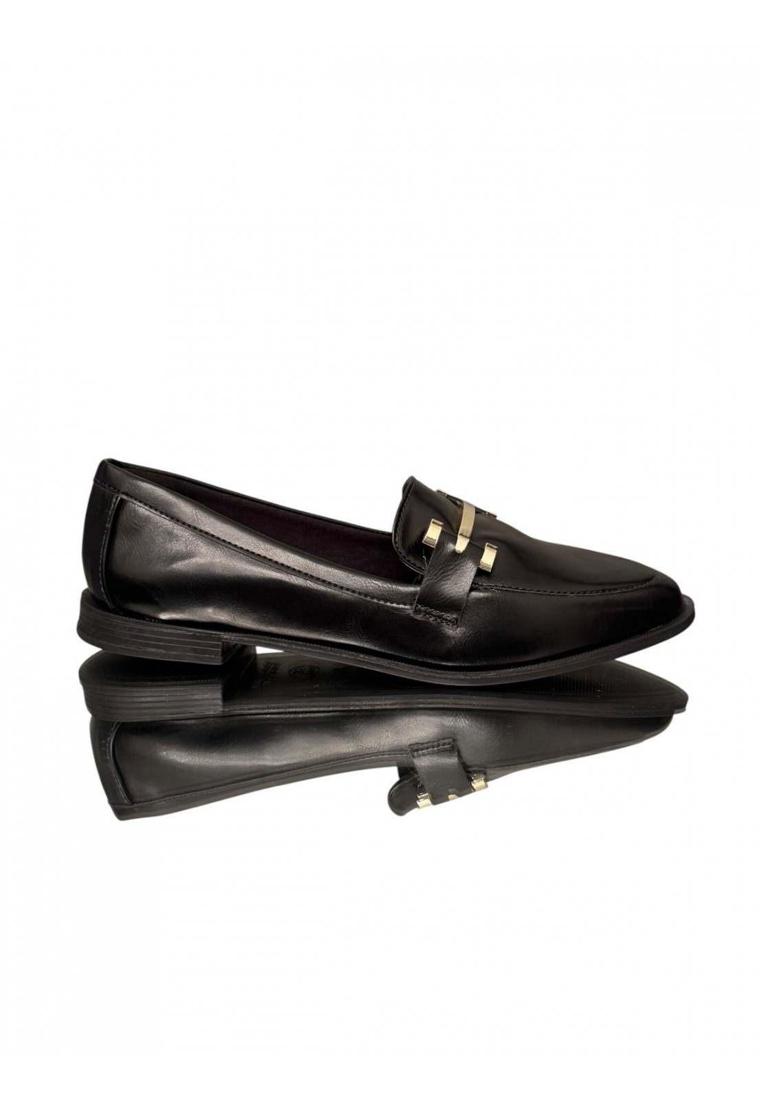 Mocassim Loufer Feminino Preto com Detalhe Metal Dourado