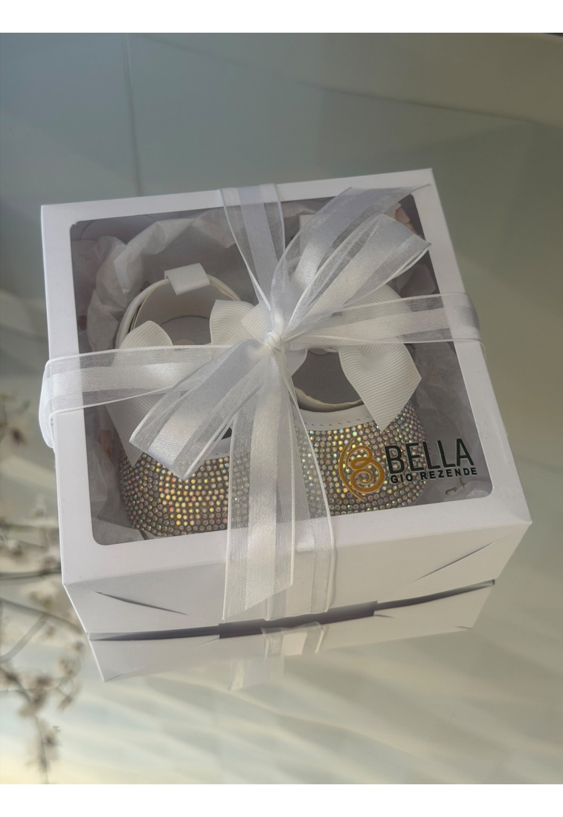 Sapatinho Infantil com Strass e Laço Branco Sapatinho Infantil com Strass e Laço Branco