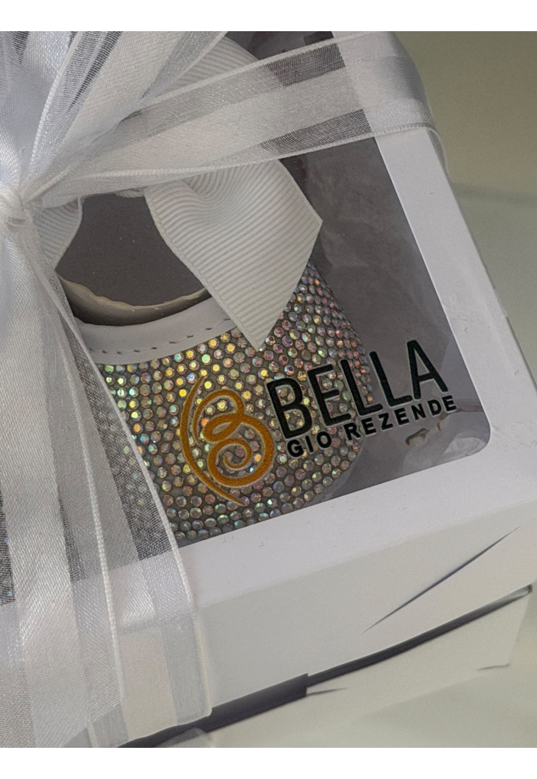 Sapatinho Infantil com Strass e Laço Branco Sapatinho Infantil com Strass e Laço Branco