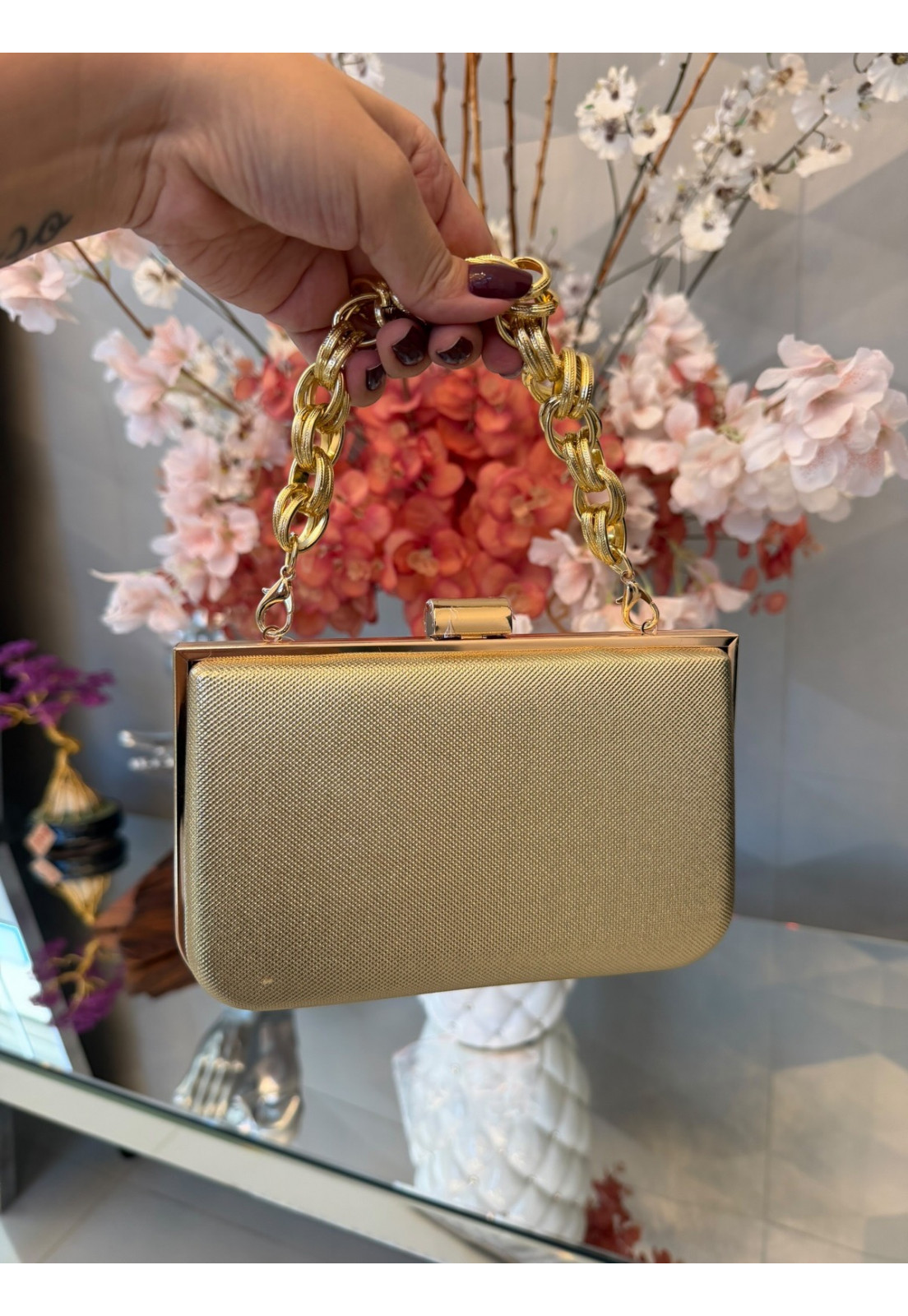 Clutch Luxo festa Dourada texturizada com alça dourada 