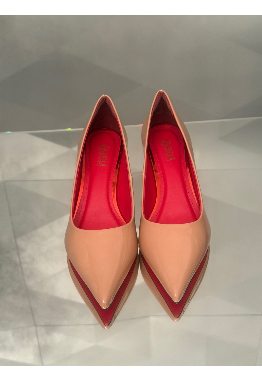 Scarpin Verniz Nude interior Vermelho Salto 5 cm Scarpin Verniz Nude interior Vermelho Salto 5 cm