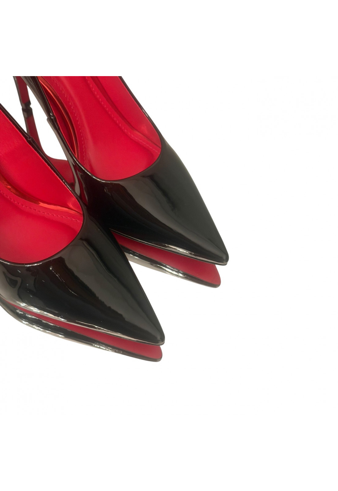 Scarpin Verniz Preto Salto 9cm INTERIOR E SOLA VERMELHO Scarpin Verniz Preto Salto 9cm INTERIOR E SOLA VERMELHO