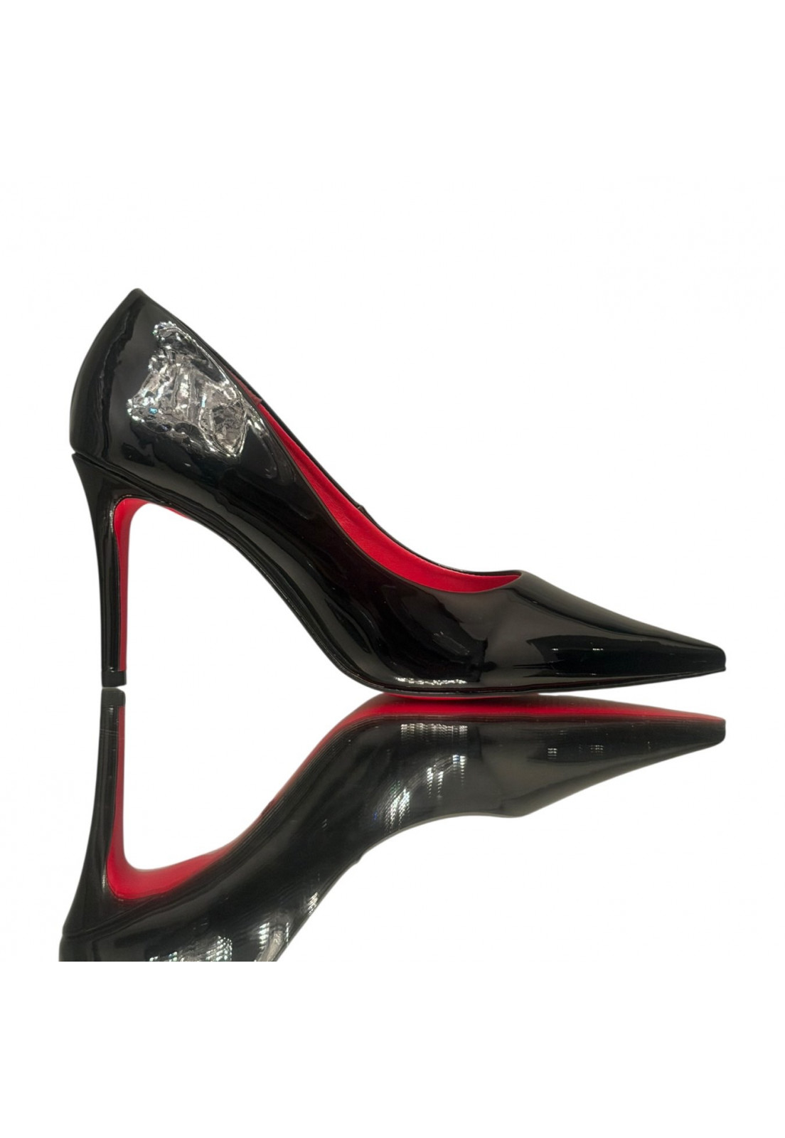 Scarpin Verniz Preto Salto 9cm INTERIOR E SOLA VERMELHO Scarpin Verniz Preto Salto 9cm INTERIOR E SOLA VERMELHO