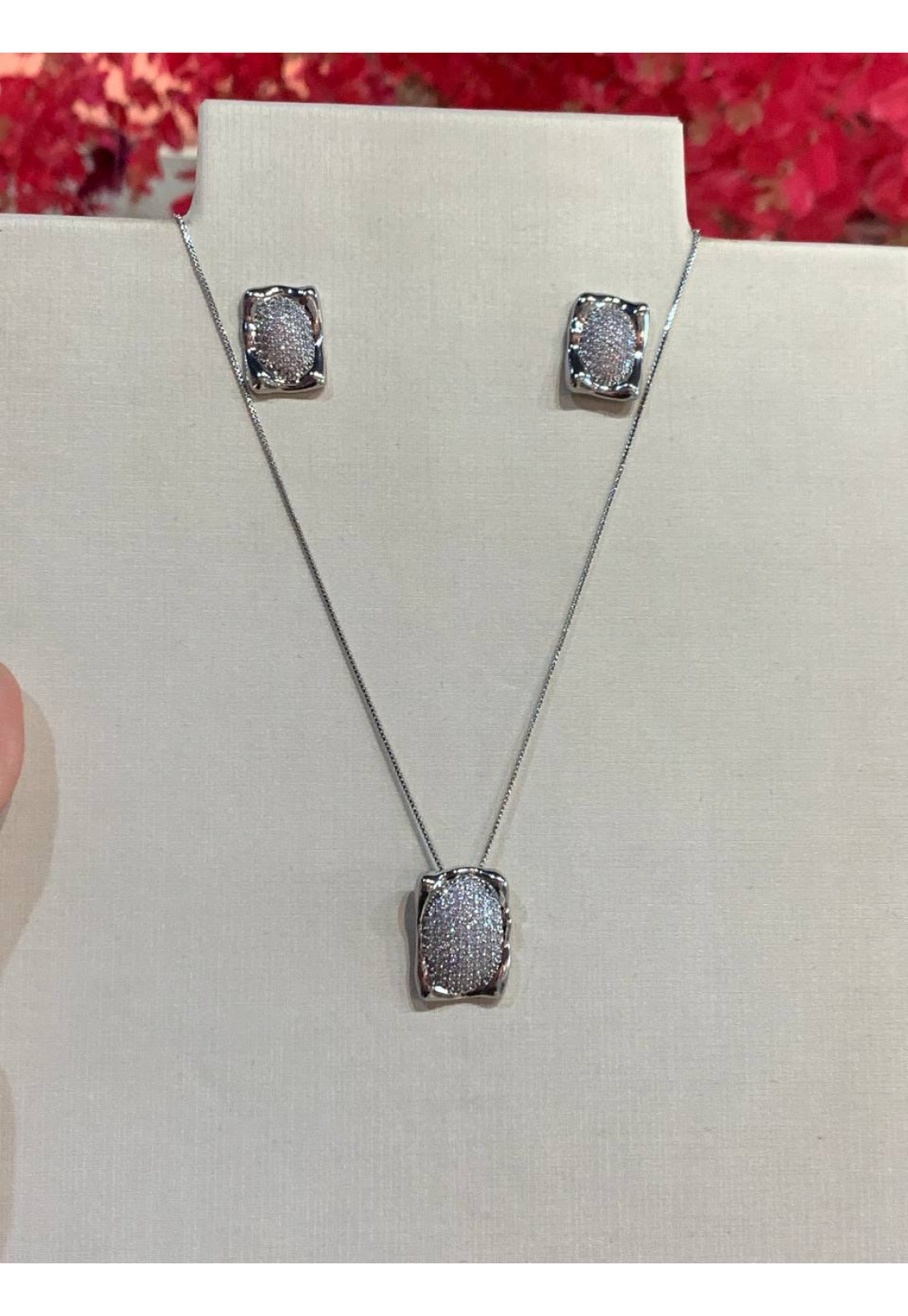 CONJUNTO PRATA COLAR E BRINCO RETANGULAR CRISTAL CRAVEJADO CONJUNTO PRATA COLAR E BRINCO RETANGULAR CRISTAL CRAVEJADO