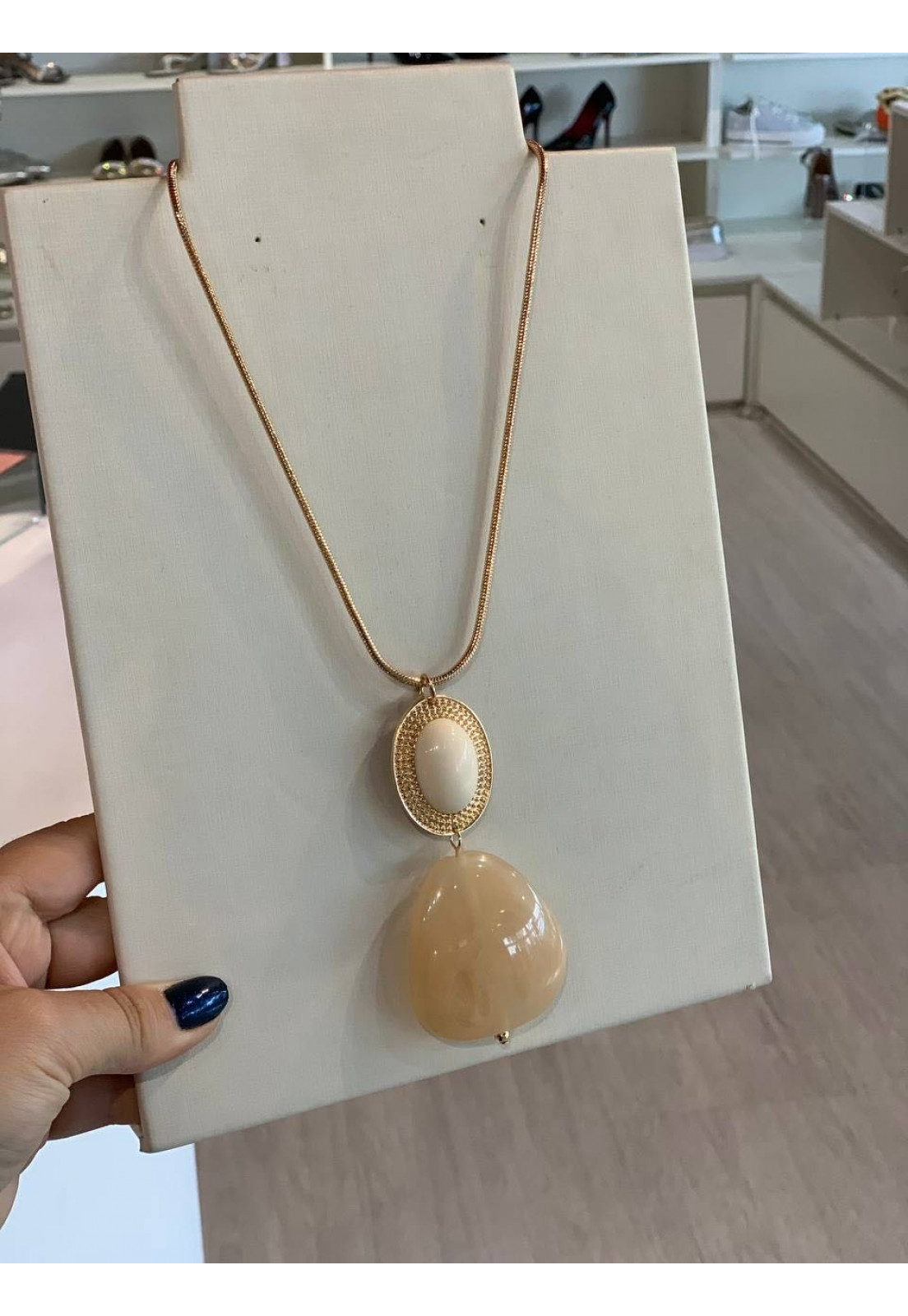 COLAR LONGO DOURADO DUAS PEDRAS COLAR LONGO DOURADO DUAS PEDRAS