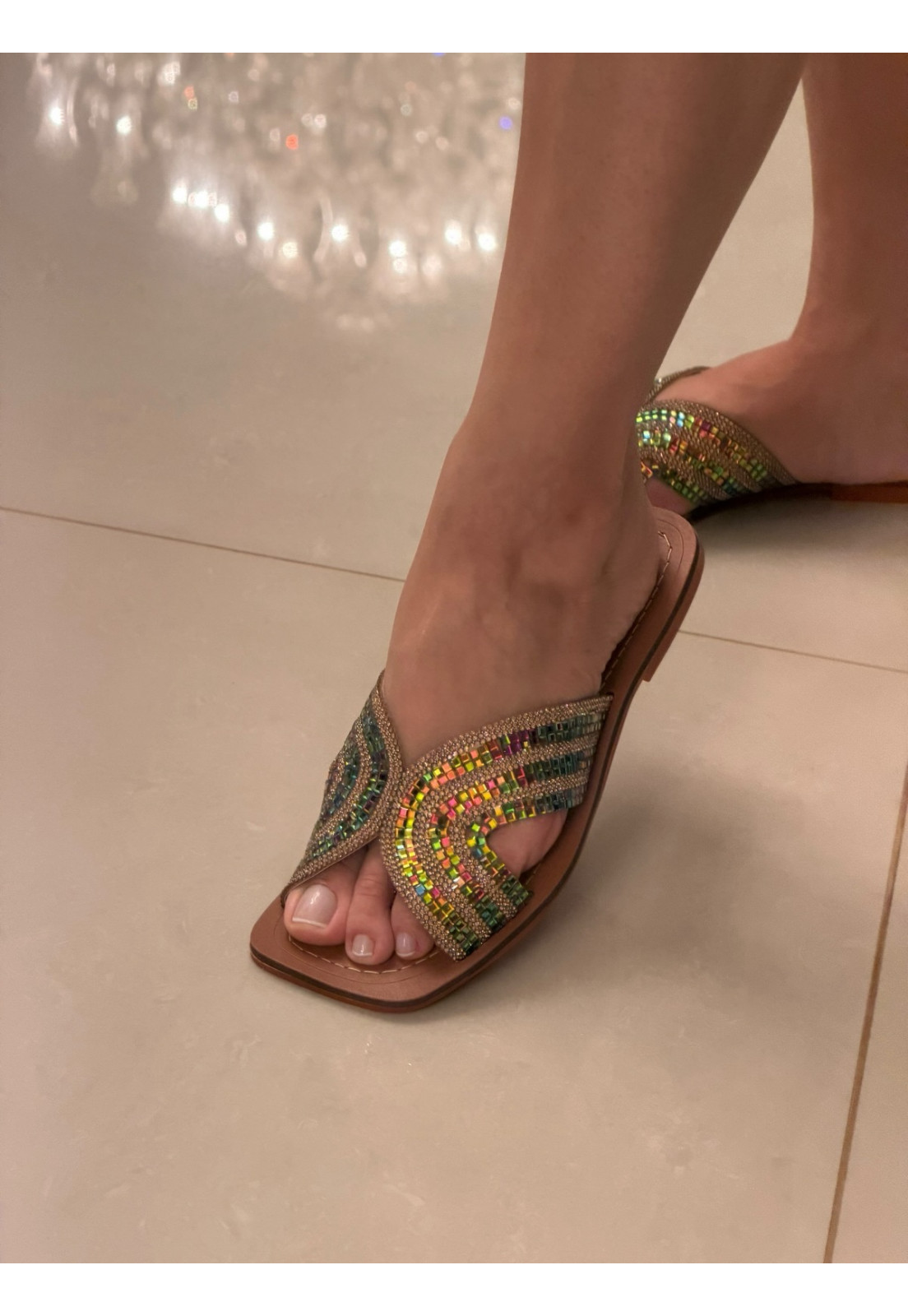 Rasteira em Couro com Brilho Premium Dourado e Furta-cor Rasteira em Couro com Brilho Premium Dourado e Furta-cor