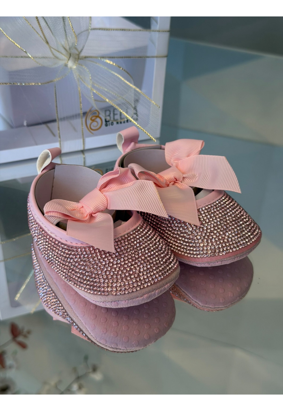 Sapatinho Luxo Infantil com Strass e Laço Sapatinho Luxo Infantil com Strass e Laço