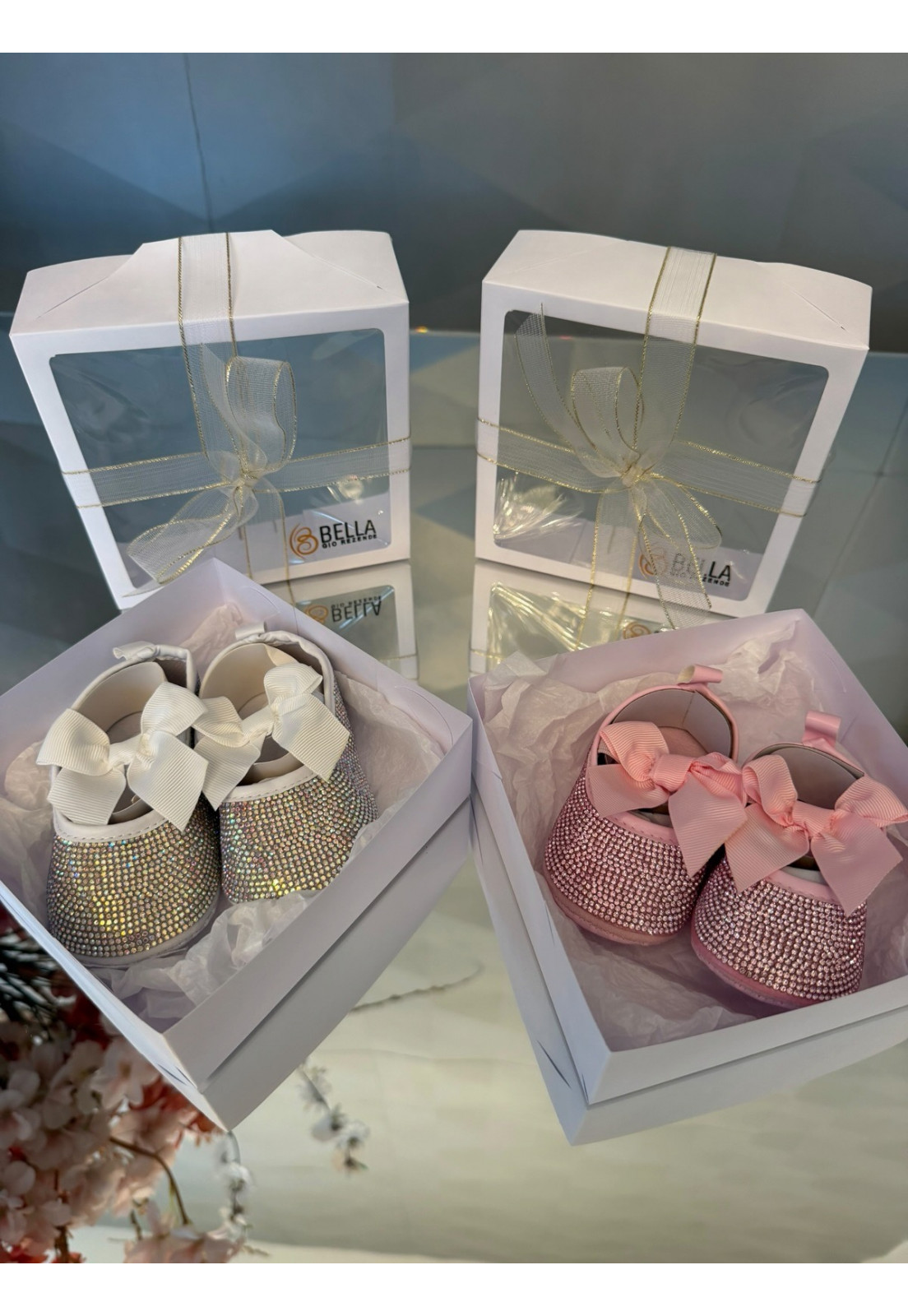 Sapatinho Luxo Infantil com Strass e Laço Sapatinho Luxo Infantil com Strass e Laço