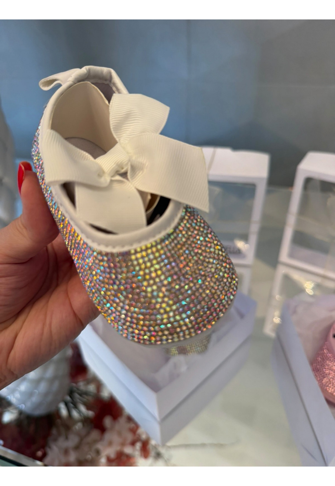 Sapatinho Luxo Infantil com Strass e Laço Sapatinho Luxo Infantil com Strass e Laço