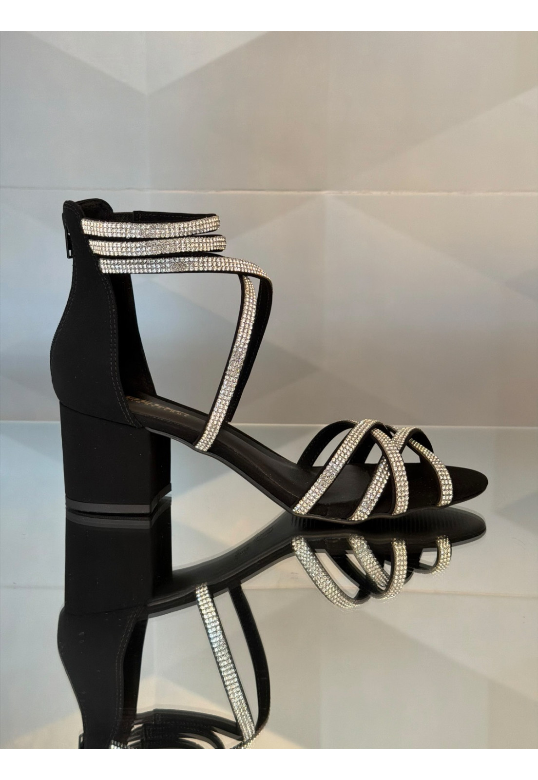 Sandália Luxo Preta com Strass Prata  – Salto Bloco 5 cm