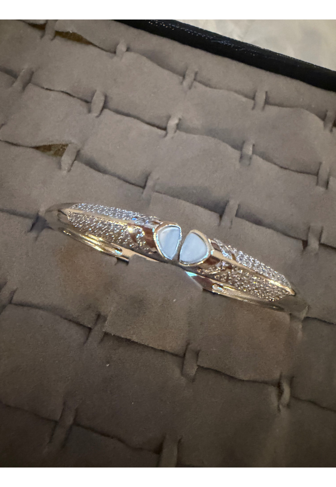 BRACELETE PRATA INSPIRAÇÃO CRAVEJADO NAS PONTAS BRACELETE PRATA INSPIRAÇÃO CRAVEJADO NAS PONTAS