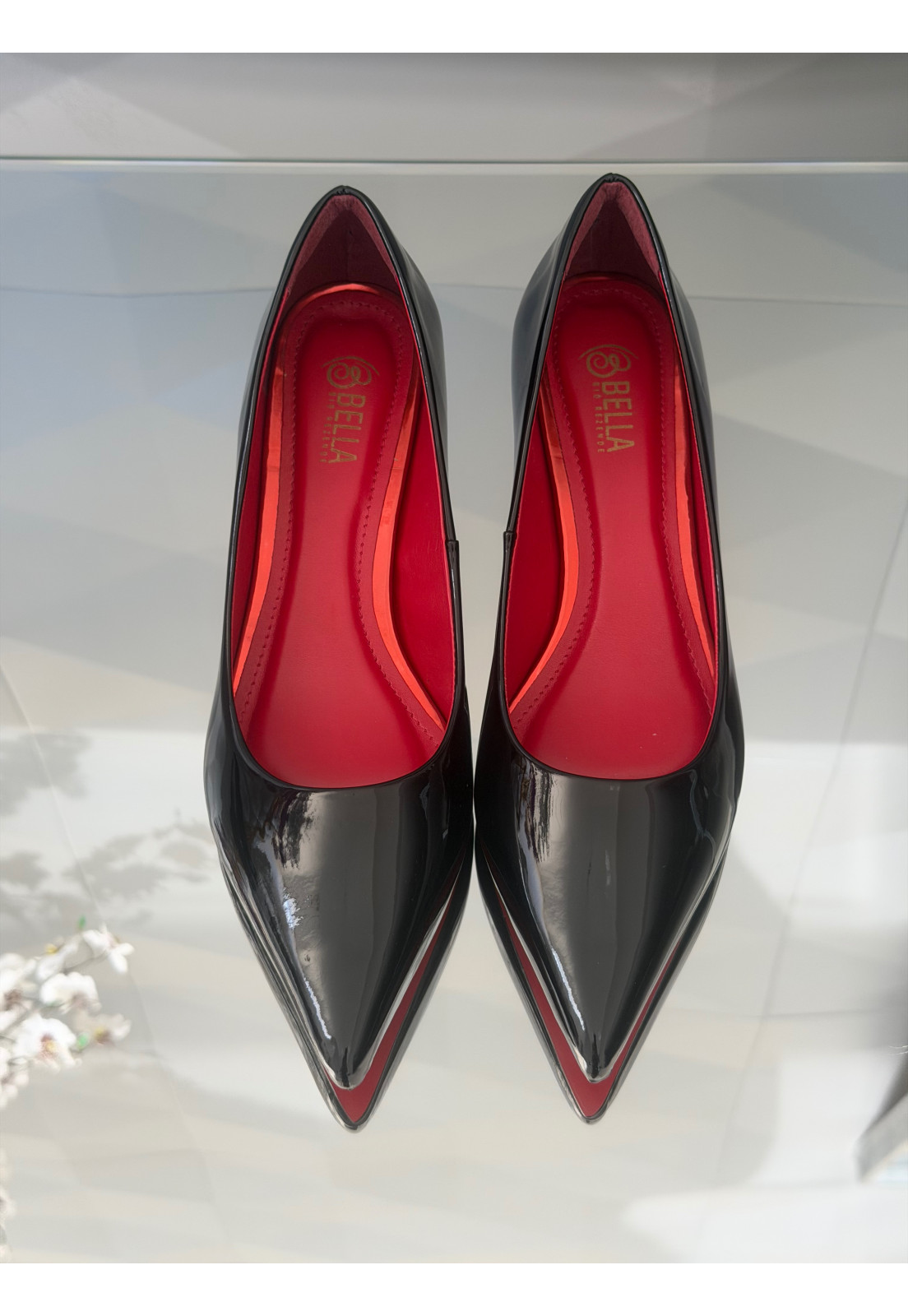 Scarpin SOLA VERMELHA Verniz Preto SALTO 5 cm interior vermelho Scarpin SOLA VERMELHA Verniz Preto SALTO 5 cm interior vermelho