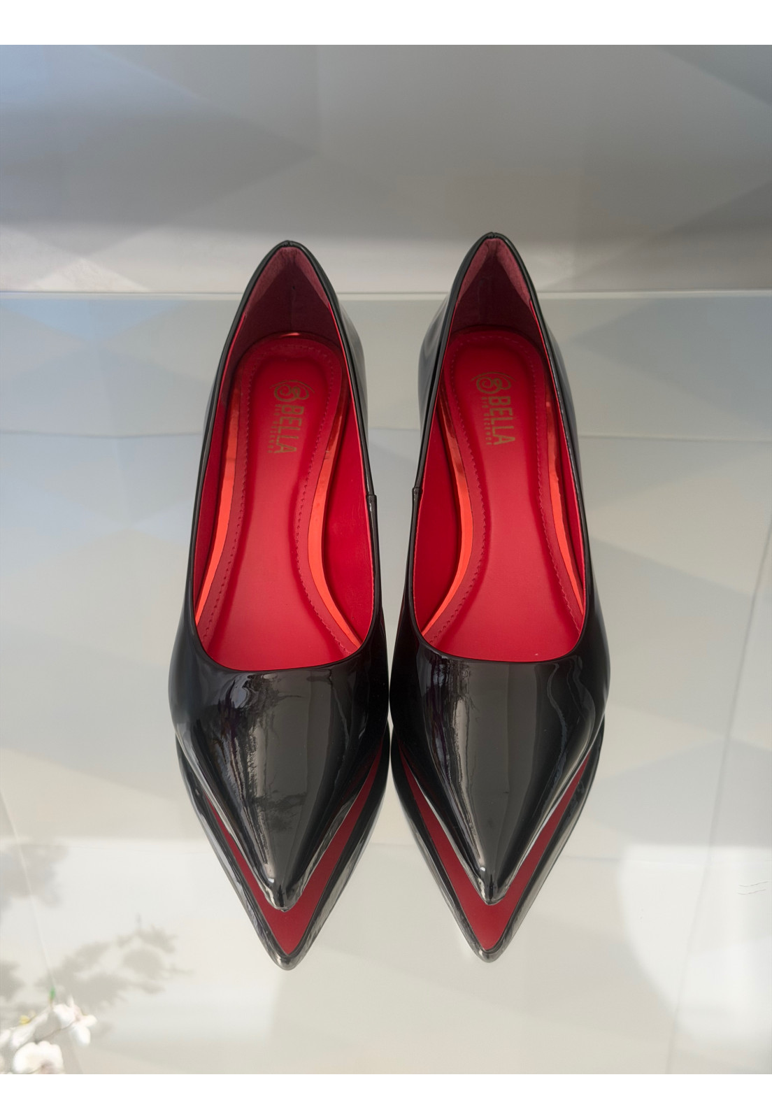 Scarpin SOLA VERMELHA Verniz Preto SALTO 5 cm interior vermelho Scarpin SOLA VERMELHA Verniz Preto SALTO 5 cm interior vermelho