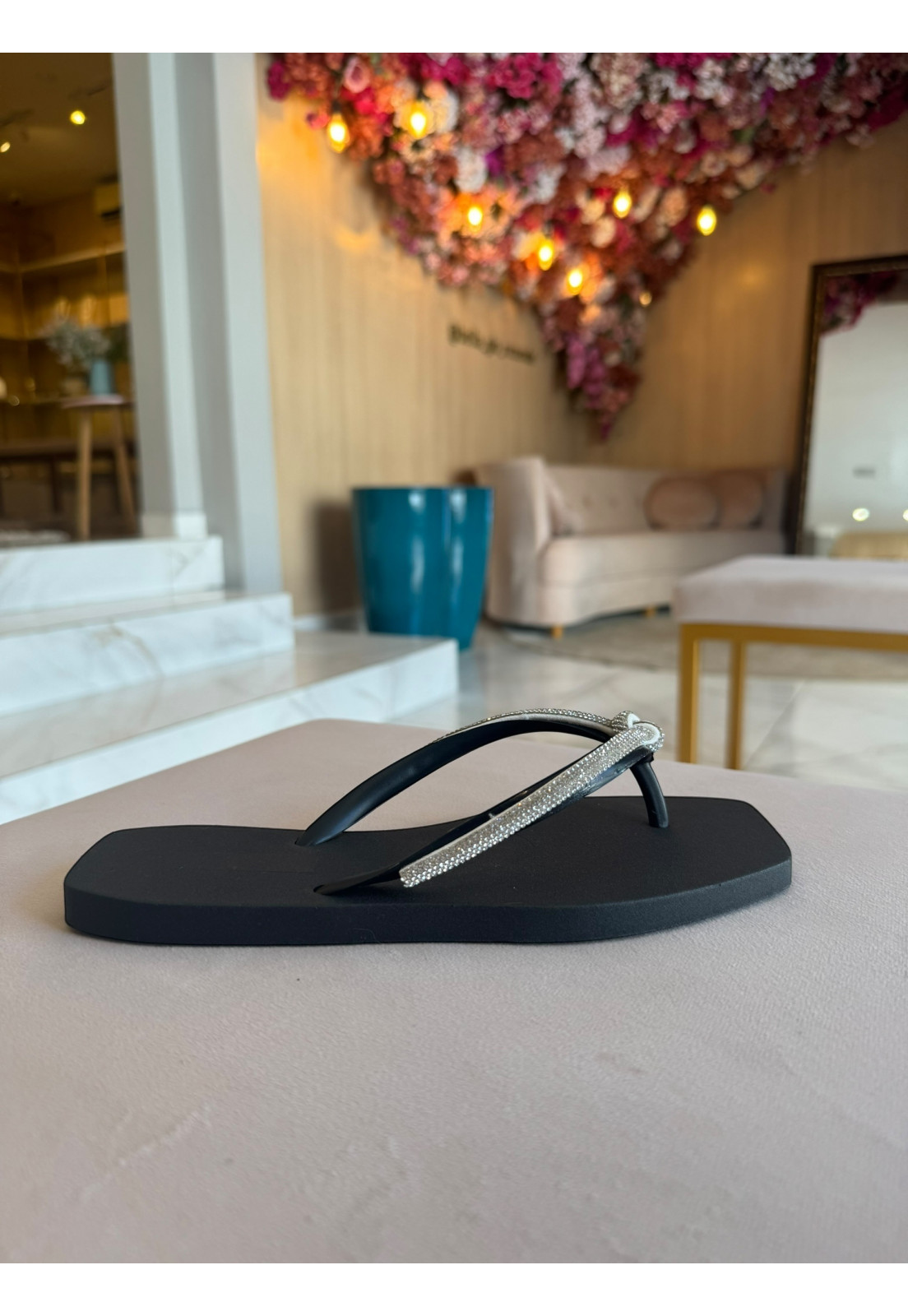 Chinelo Preto Bella Gio Rezende com Brilho Cristal 