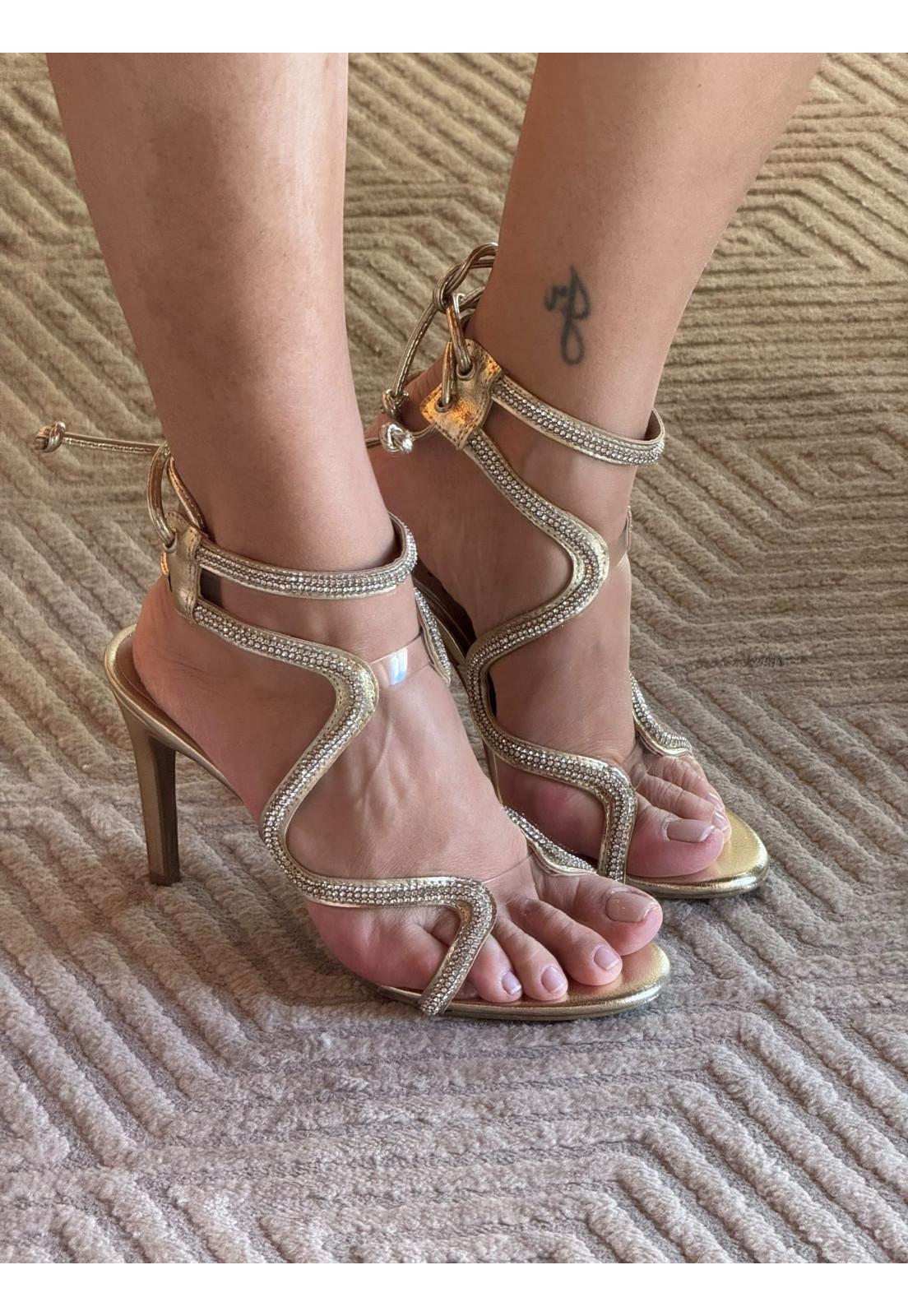 Sandália Dourada Ouro Light Brilho Cristal Salto 9 cm 