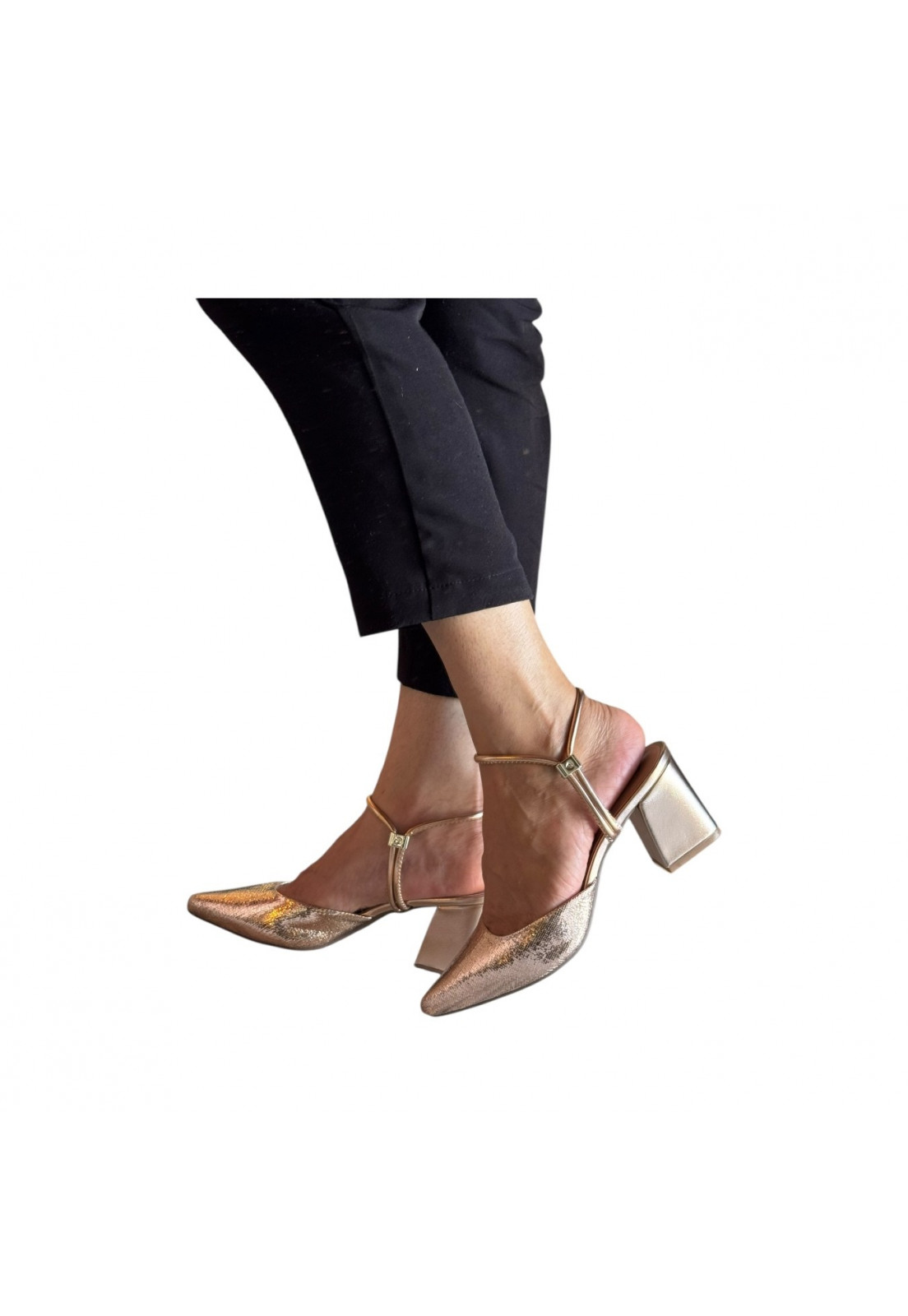 Scarpin Dourado Rosê metalizado Salto bloco 6 cm