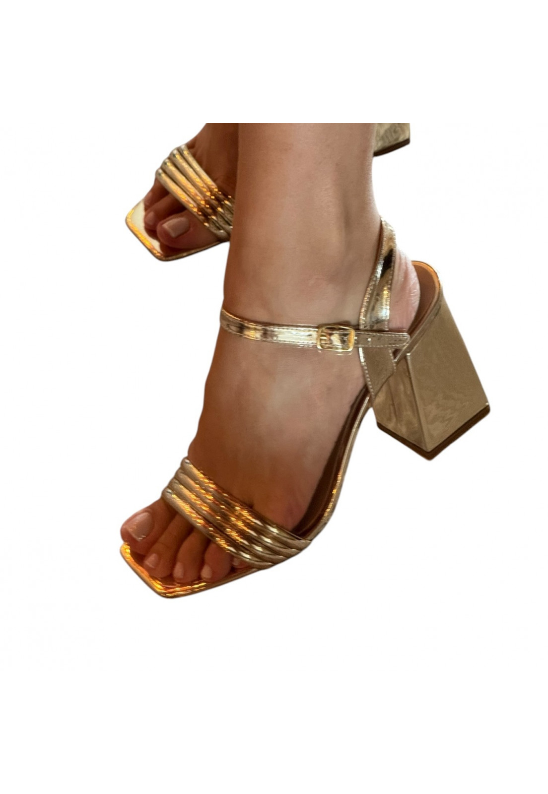 Sandália Dourada Metalizada Salto Bloco 8 cm Sandália Dourada Metalizada Salto Bloco 8 cm