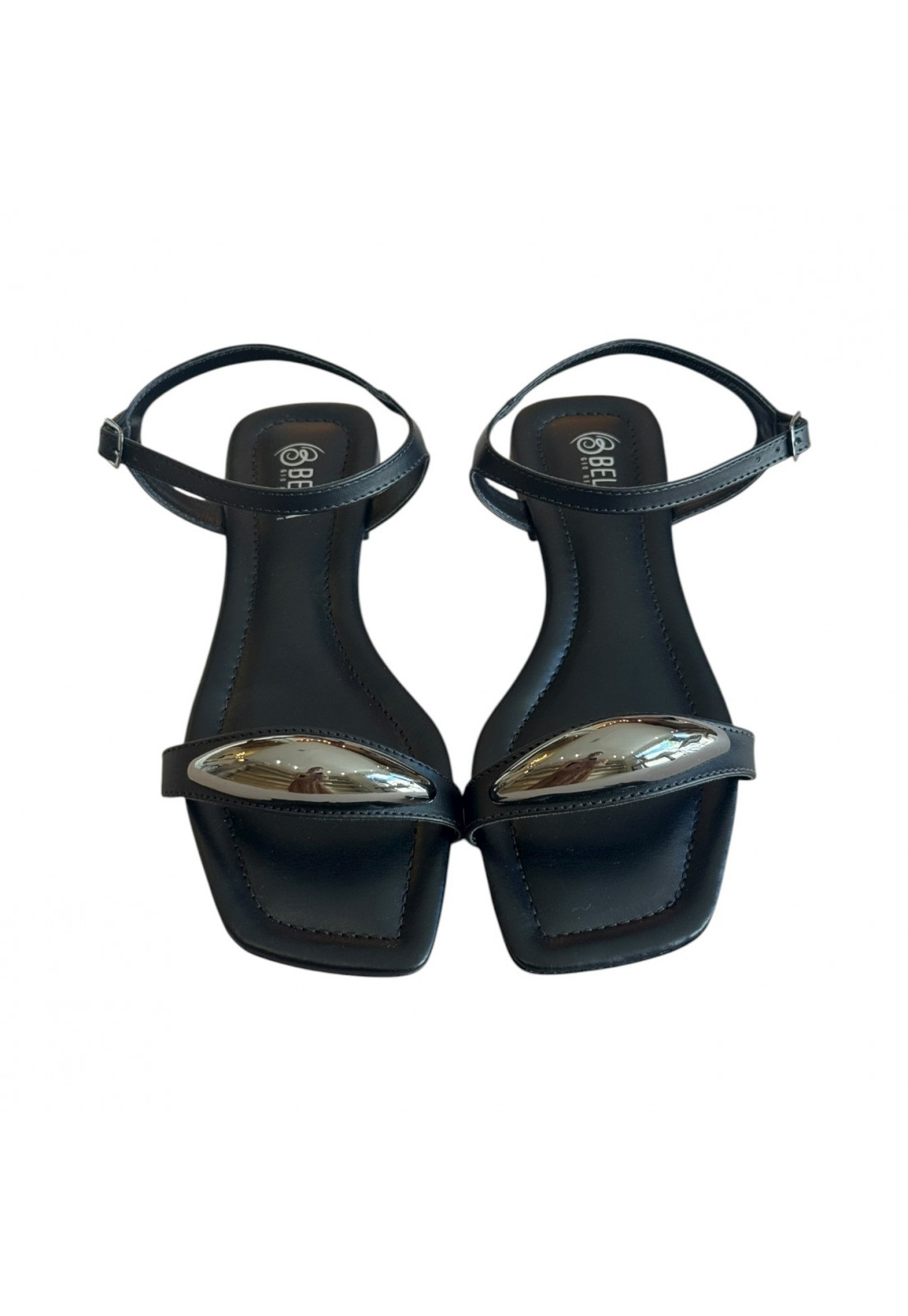 Rasteira preta com presilha ONIX Rasteira preta com presilha ONIX