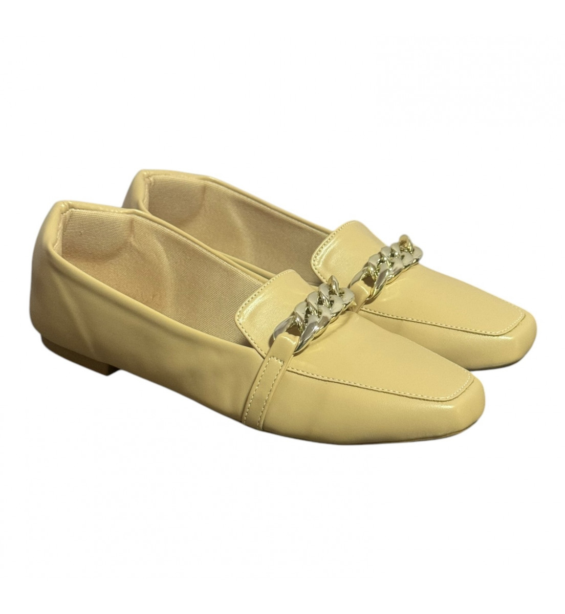 Mocassim Napa nude com detalhes em dourado