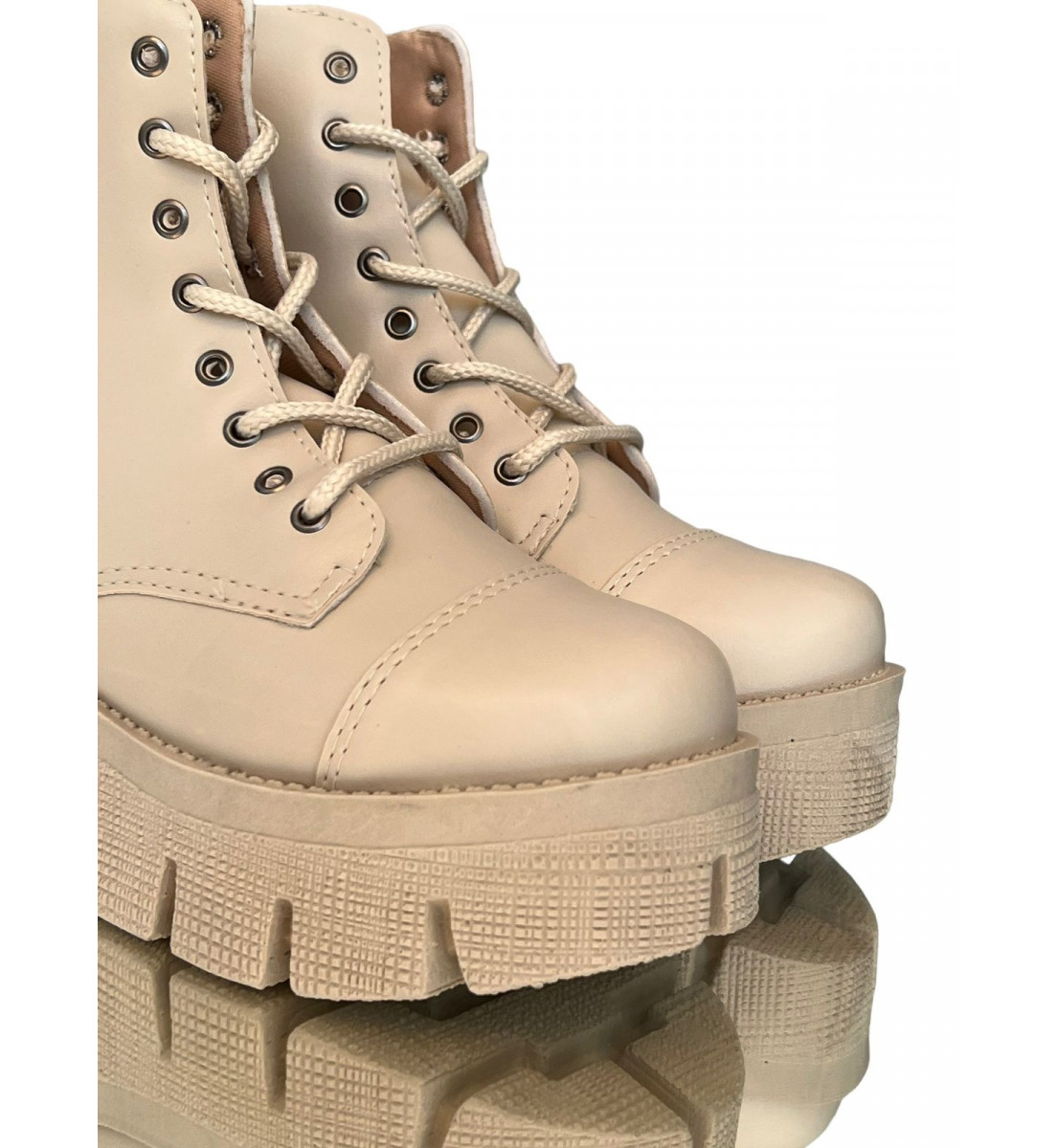 Bota Coturno Tratorada Off White