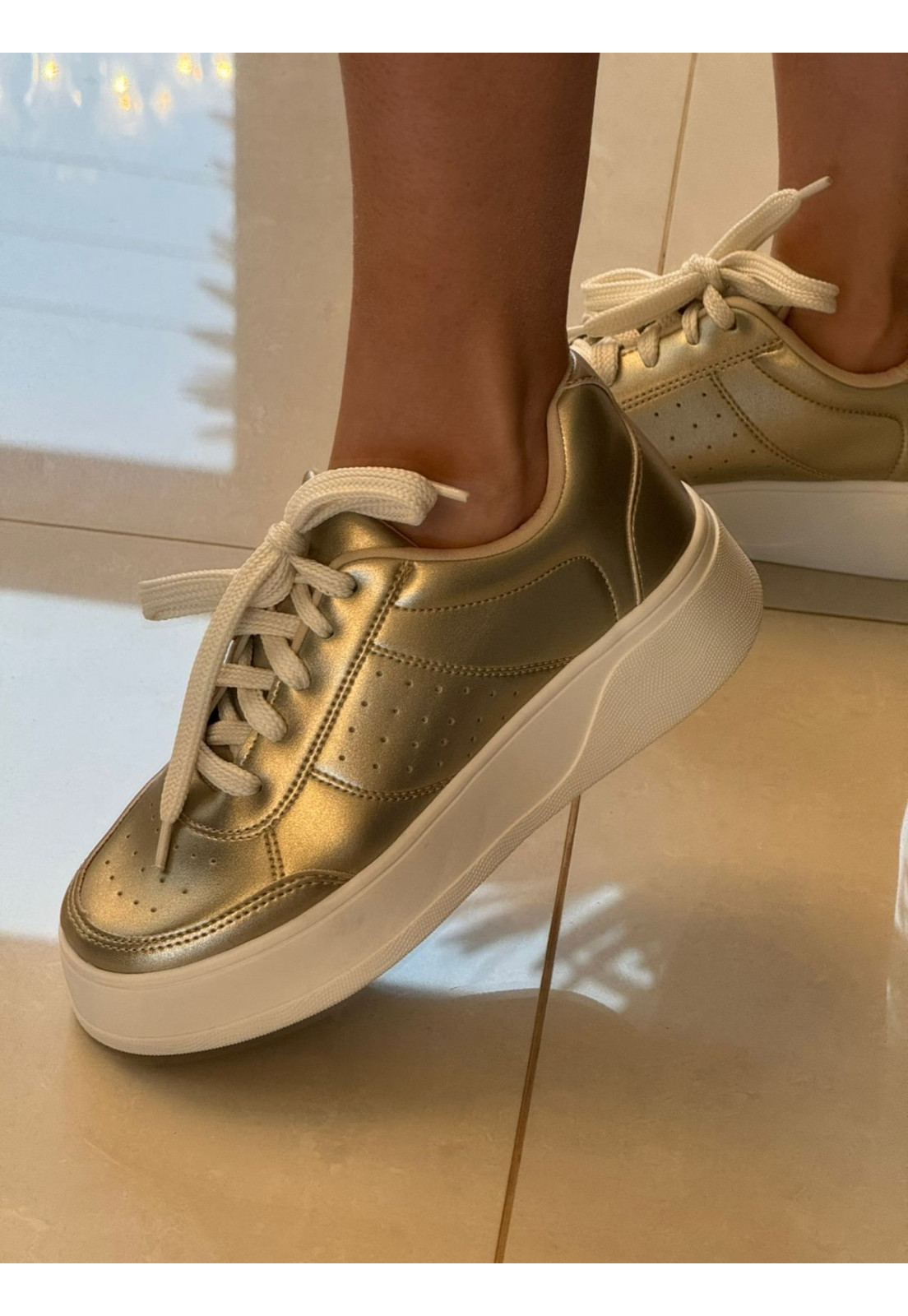 Tênis Flatform Dourado Metalizado 