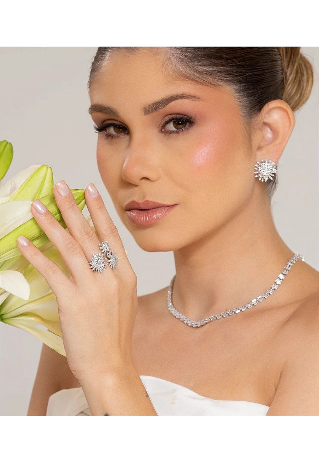 Conjunto de brinco e anel cravejado de zircônia cristal banho em ródio branco ANEL NUMERO 20