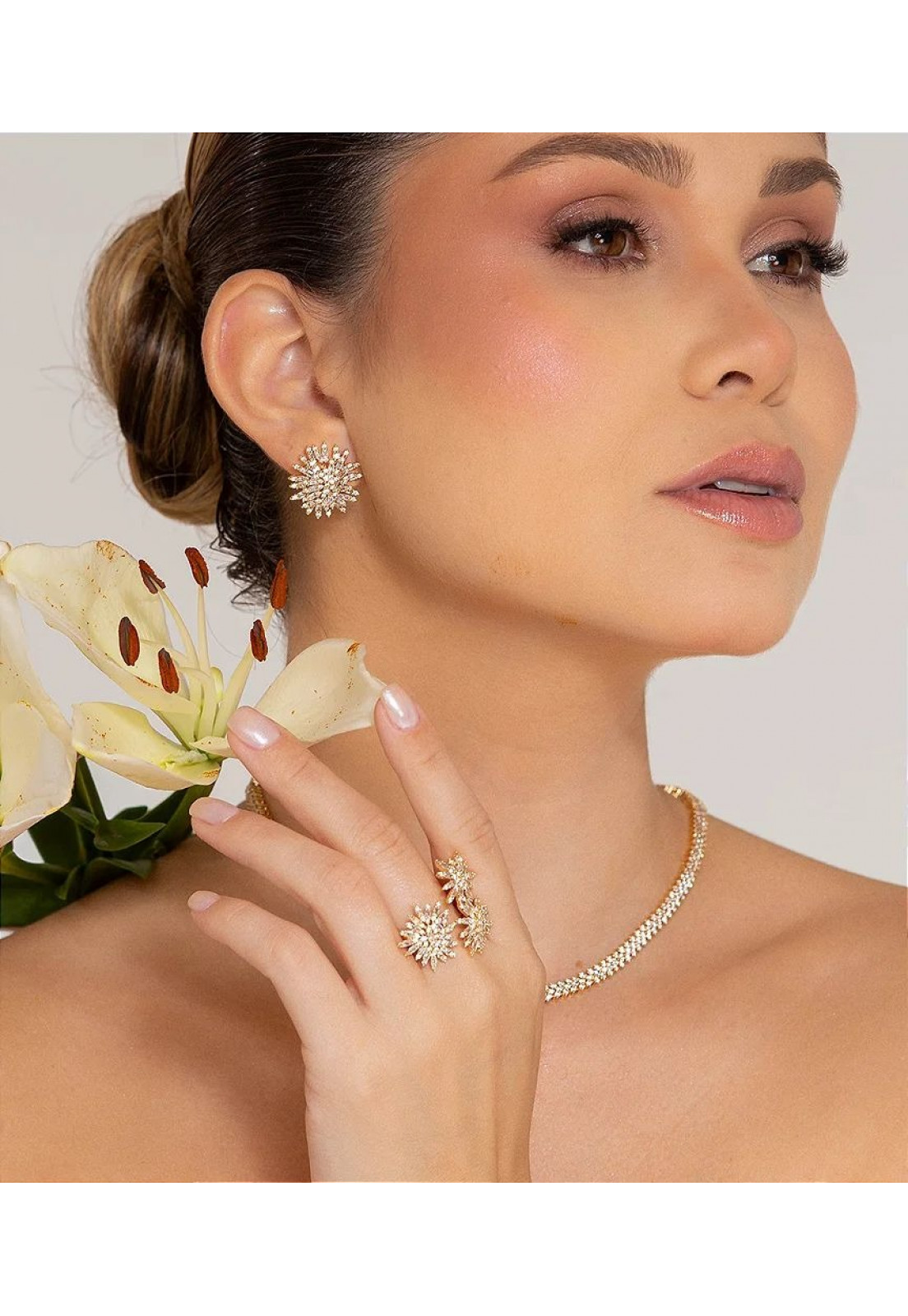 Conjunto de brinco e anel cravejado de zircônia cristal banho em ouro 18k ANEL NUMERO 18