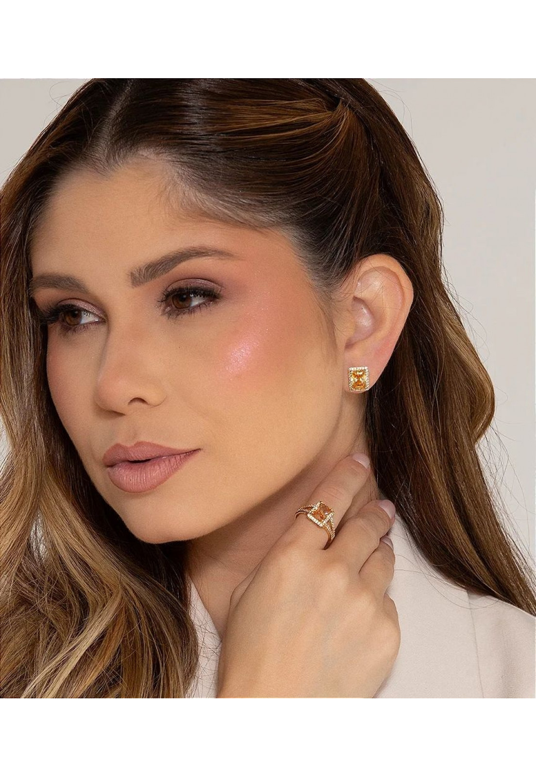 Conjunto de brinco e anel cravejado de zircônia morganita banho em ouro 18k