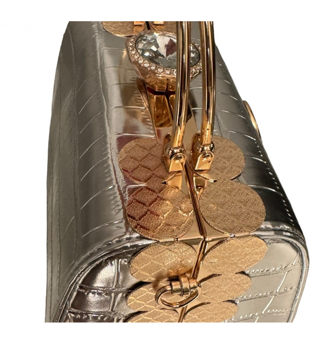 Bolsa de ombro Prata Metalizada com detalhes em dourado 