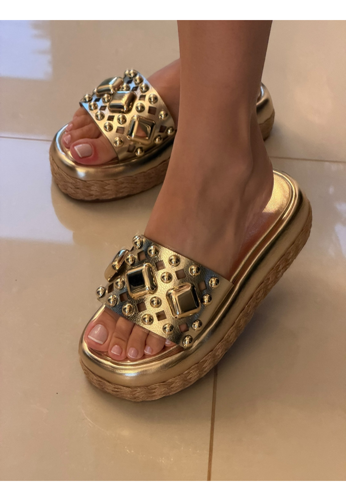 Papete Tamanco Dourado Metalizado Detalhes Dourado