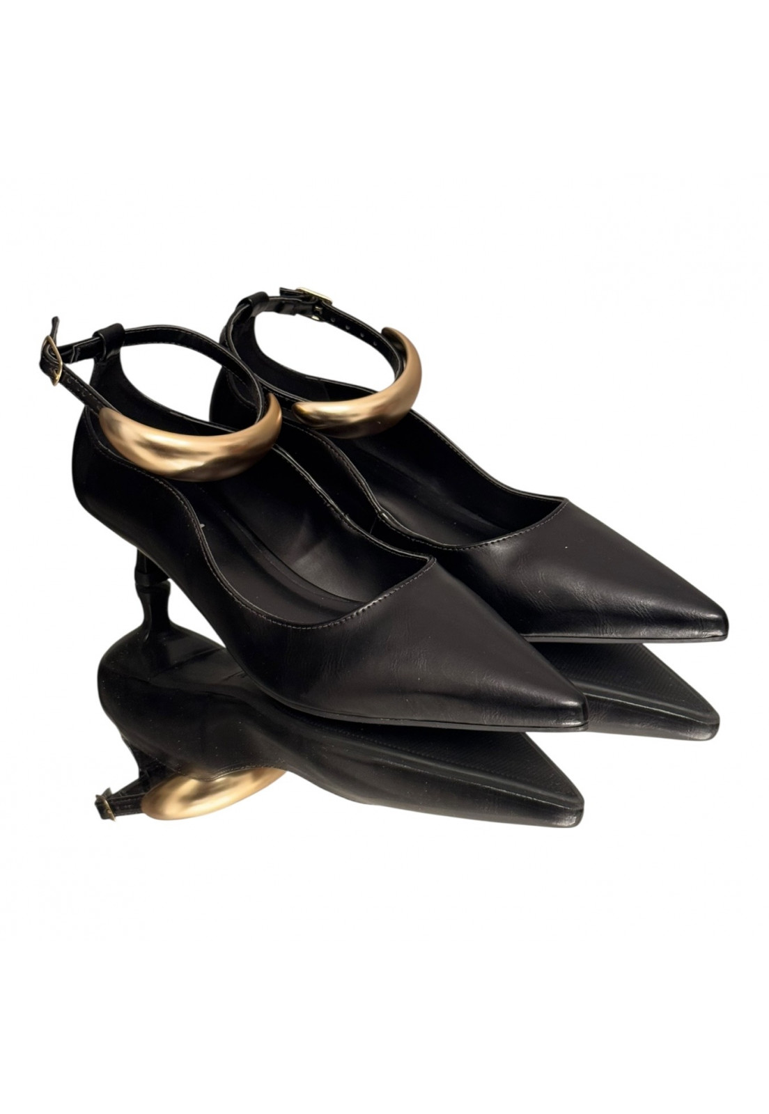 Scarpin Napa Intense Preto tornozeleira dourada Salto 4 cm