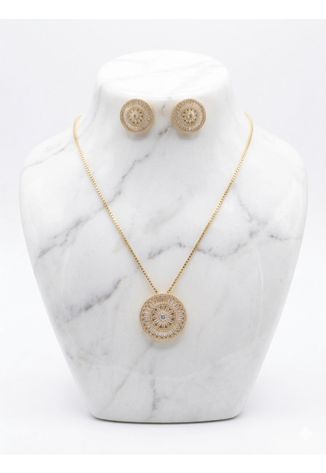 CONJUNTO MANDALA OURO 18K CRAVEJADA EM ZIRCONIAS BAGUETES E MICROZIRCONIAS