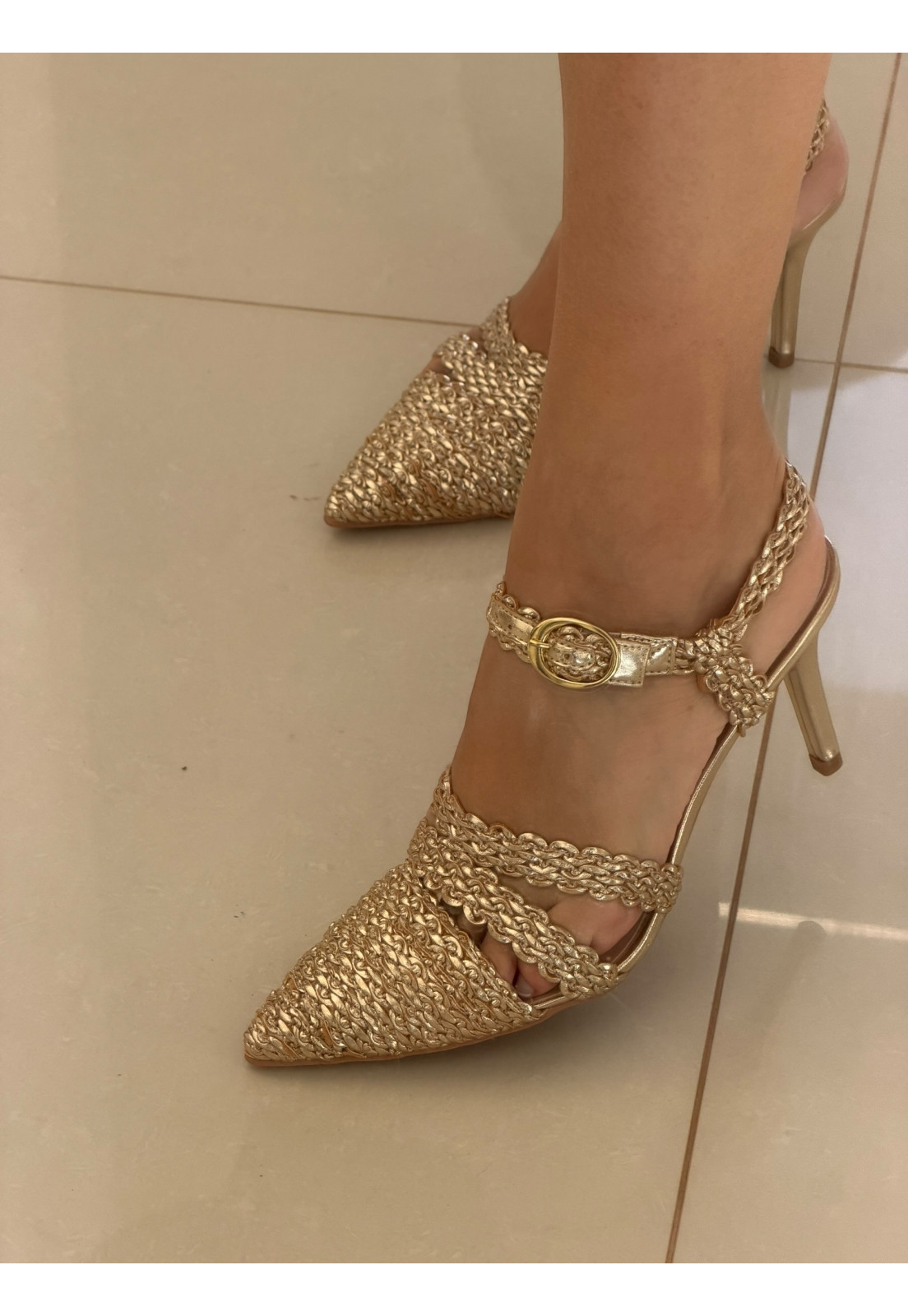 Scarpin Slingback Trançado Dourado Ouro Salto 9 cm