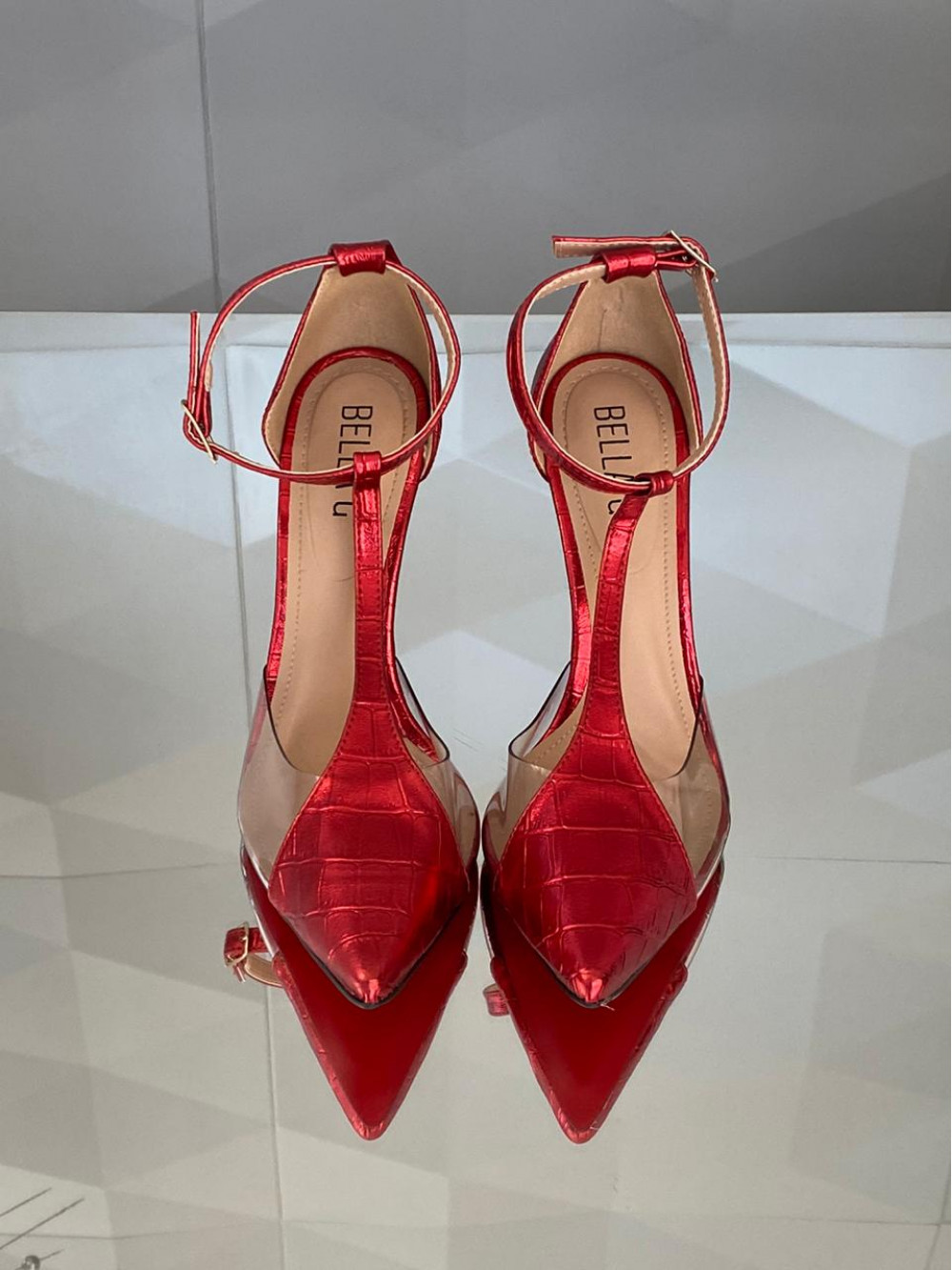 scarpin vermelho 33